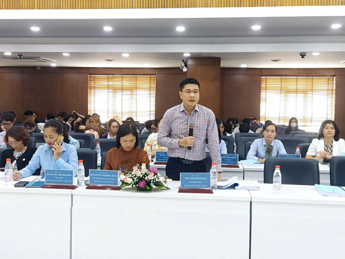Đại biểu đóng góp ý kiến tại hội thảo Đại biểu đóng góp ý kiến tại hội thảo