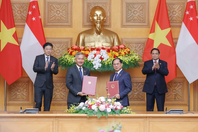 Việt Nam - Singapore ký kết nhiều văn kiện hợp tác quan trọng- Ảnh 1. Việt Nam - Singapore ký kết nhiều văn kiện hợp tác quan trọng- Ảnh 1.