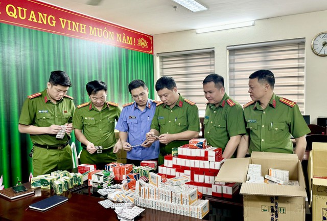 Triệt phá đường dây sản xuất thuốc giả cực lớn- Ảnh 2. Triệt phá đường dây sản xuất thuốc giả cực lớn- Ảnh 2.