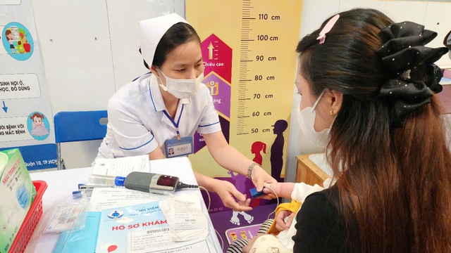 Bộ Y tế cảnh báo một số địa phương lơ là chống dịch sởi- Ảnh 2. Bộ Y tế cảnh báo một số địa phương lơ là chống dịch sởi- Ảnh 2.