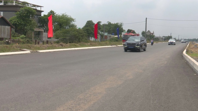 Long An thông xe kỹ thuật tuyến đường hơn 1.100 tỉ đồng kết nối TP HCM- Ảnh 2. Long An thông xe kỹ thuật tuyến đường hơn 1.100 tỉ đồng kết nối TP HCM- Ảnh 2.