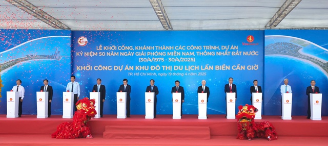TP Hồ Chí Minh tiếp tục vươn tới - Ảnh 2. TP Hồ Chí Minh tiếp tục vươn tới - Ảnh 2.