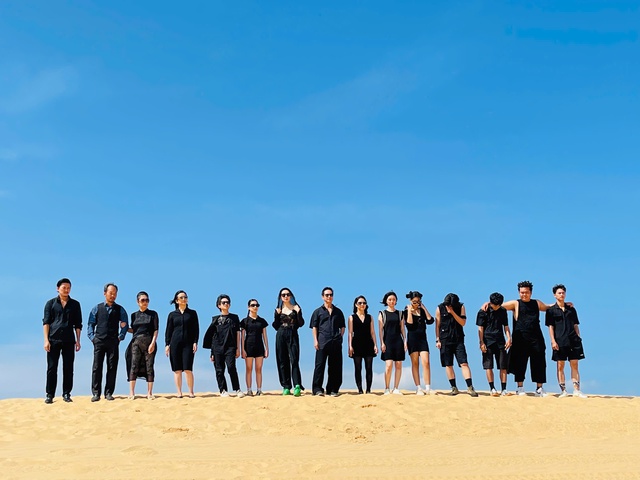 “Tiểu Sahara” Bàu Trắng Bình Thuận hút khách nhờ hiệu ứng "Lật Mặt 8"- Ảnh 2. “Tiểu Sahara” Bàu Trắng Bình Thuận hút khách nhờ hiệu ứng "Lật Mặt 8"- Ảnh 2.