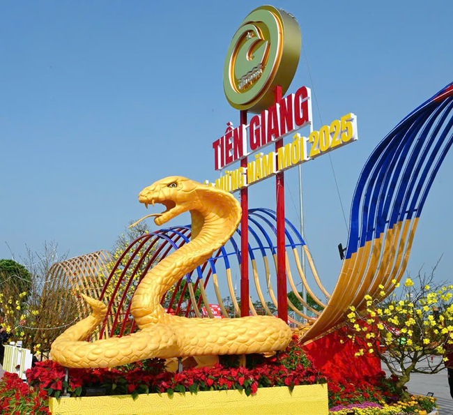 Linh vật rắn của tỉnh, thành nào đẹp nhất Tết Ất Tỵ 2025?- Ảnh 2. Linh vật rắn của tỉnh, thành nào đẹp nhất Tết Ất Tỵ 2025?- Ảnh 2.
