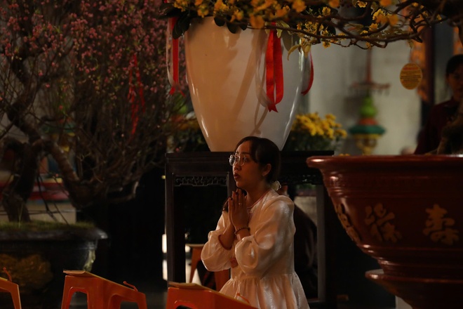 Người dân du xuân, đi lễ ở những ngôi chùa nổi tiếng bậc nhất TP HCM- Ảnh 16. Người dân du xuân, đi lễ ở những ngôi chùa nổi tiếng bậc nhất TP HCM- Ảnh 16.