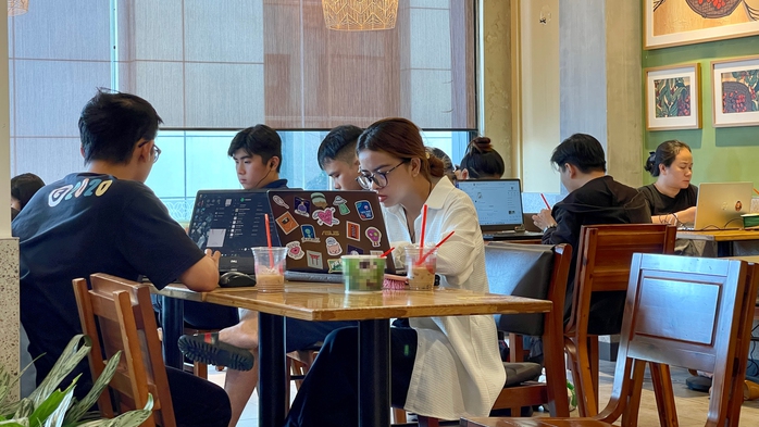 Gen Z chi tiền mua… không khí quán cà phê - Ảnh 2. Gen Z chi tiền mua… không khí quán cà phê - Ảnh 2.