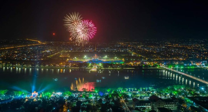 Đại nội Huế nhộn nhịp du khách sáng mùng 1 Tết - Ảnh 14. Đại nội Huế nhộn nhịp du khách sáng mùng 1 Tết - Ảnh 14.