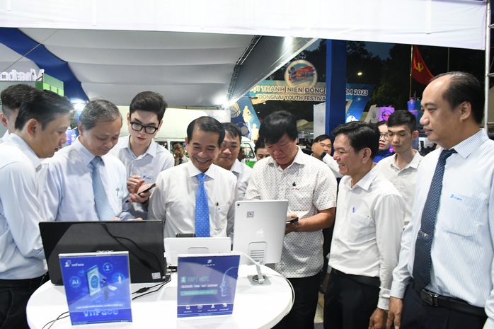 Khai mạc sự kiện Tuần lễ chuyển đổi số đầu tiên tại Đồng Nai - Ảnh 5. Khai mạc sự kiện Tuần lễ chuyển đổi số đầu tiên tại Đồng Nai - Ảnh 5.