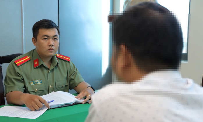 Sập bẫy "người lạ" trên mạng, 2 người đàn ông mất 4 tỉ đồng- Ảnh 1. Sập bẫy "người lạ" trên mạng, 2 người đàn ông mất 4 tỉ đồng- Ảnh 1.