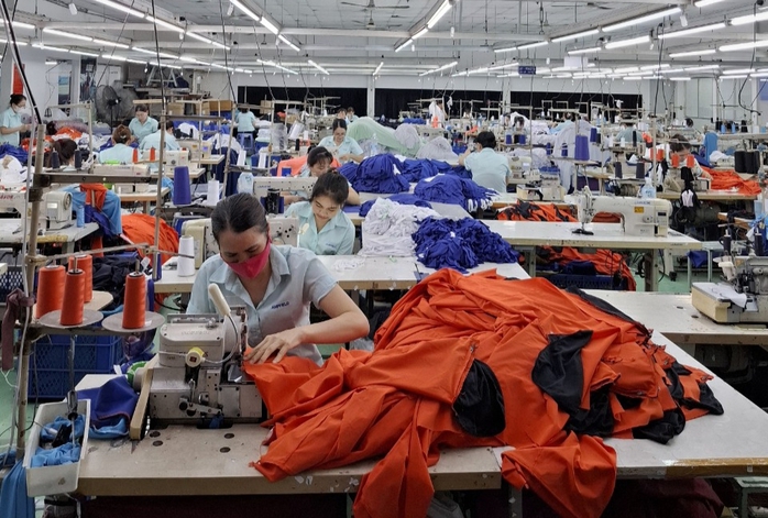 Vì sao doanh nghiệp dệt may khó tăng lương cho công nhân?- Ảnh 1. Vì sao doanh nghiệp dệt may khó tăng lương cho công nhân?- Ảnh 1.