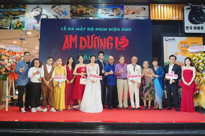 "Âm dương lộ" cán mốc 19 tỉ đồng sau lùm xùm- Ảnh 1. "Âm dương lộ" cán mốc 19 tỉ đồng sau lùm xùm- Ảnh 1.
