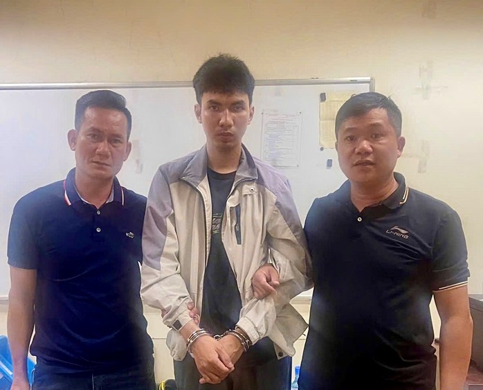 Công an Quảng Bình bắt giữ đối tượng lừa đảo trốn truy nã tại TP HCM- Ảnh 1. Công an Quảng Bình bắt giữ đối tượng lừa đảo trốn truy nã tại TP HCM- Ảnh 1.