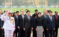 Thủ tướng Singapore Lawrence Wong vào Lăng viếng Chủ tịch Hồ Chí Minh