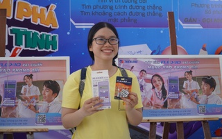 Học sinh lớp 12 hào hứng đổi máy tính cầm tay mới
