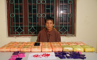 Bất ngờ phát hiện 112.000 viên ma túy để trong một bao tải