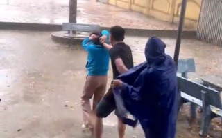 Phụ huynh xông vào trường hành hung cô giáo: Phòng GD-ĐT huyện báo cáo gì?